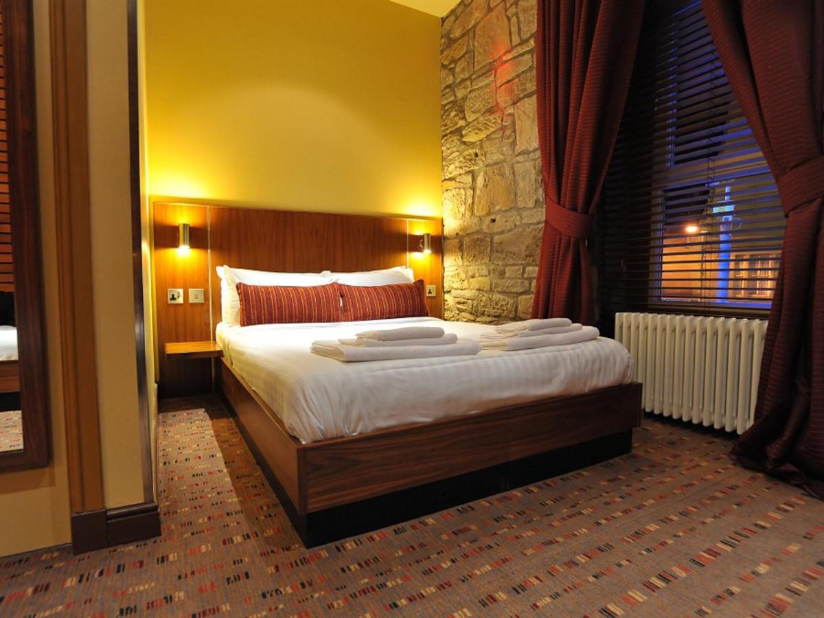 The Commercial Hotel Wishaw  Room photo