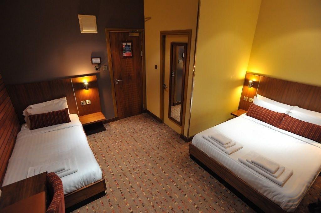 The Commercial Hotel Wishaw  Exterior photo