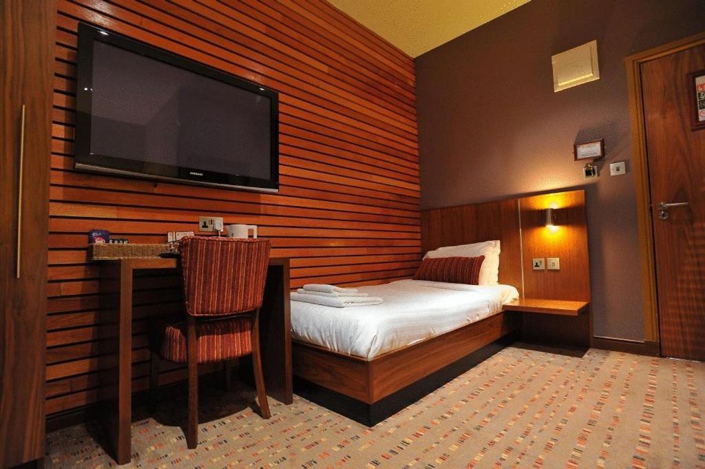 The Commercial Hotel Wishaw  Room photo